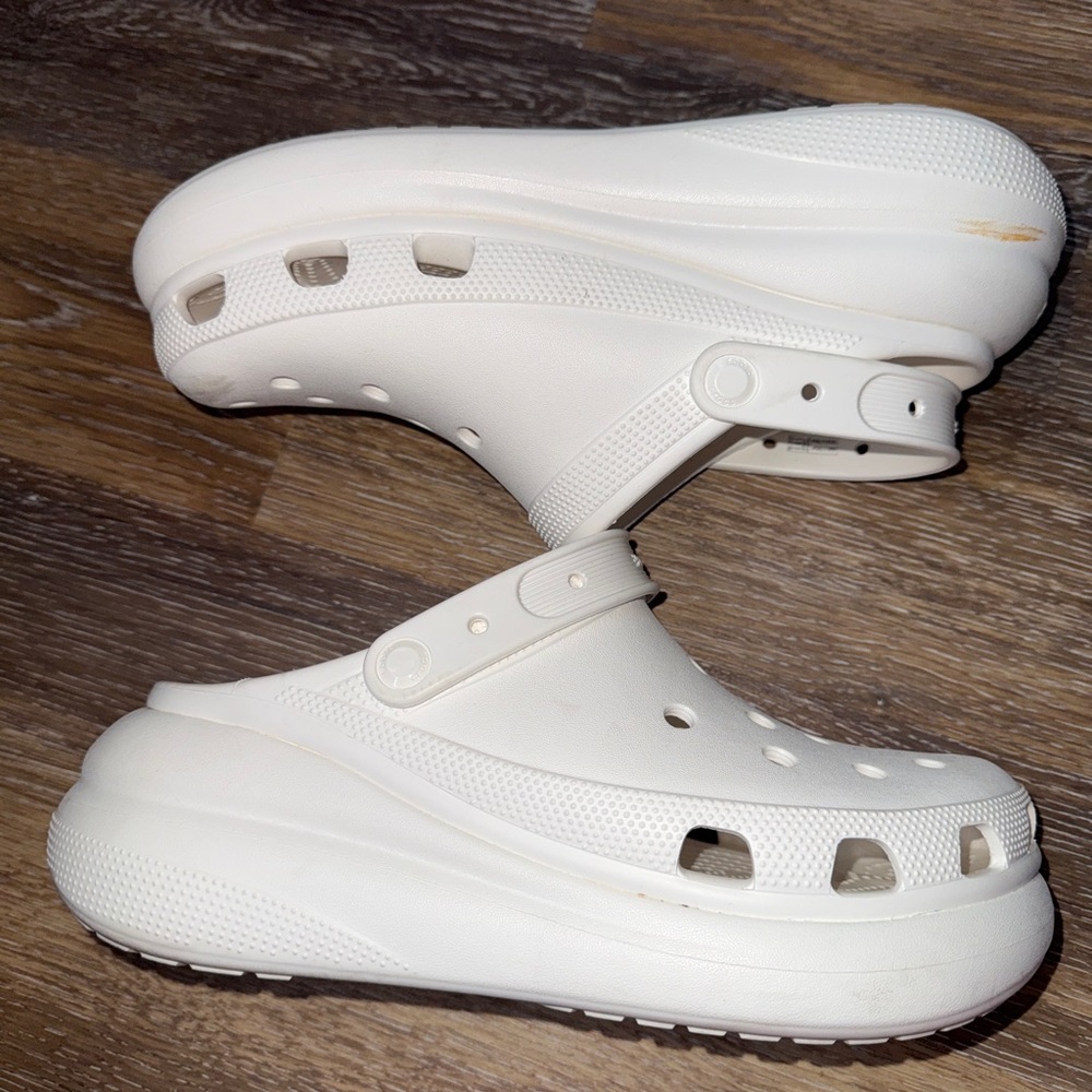 White Crocs classic crush Clogs, M10/W12